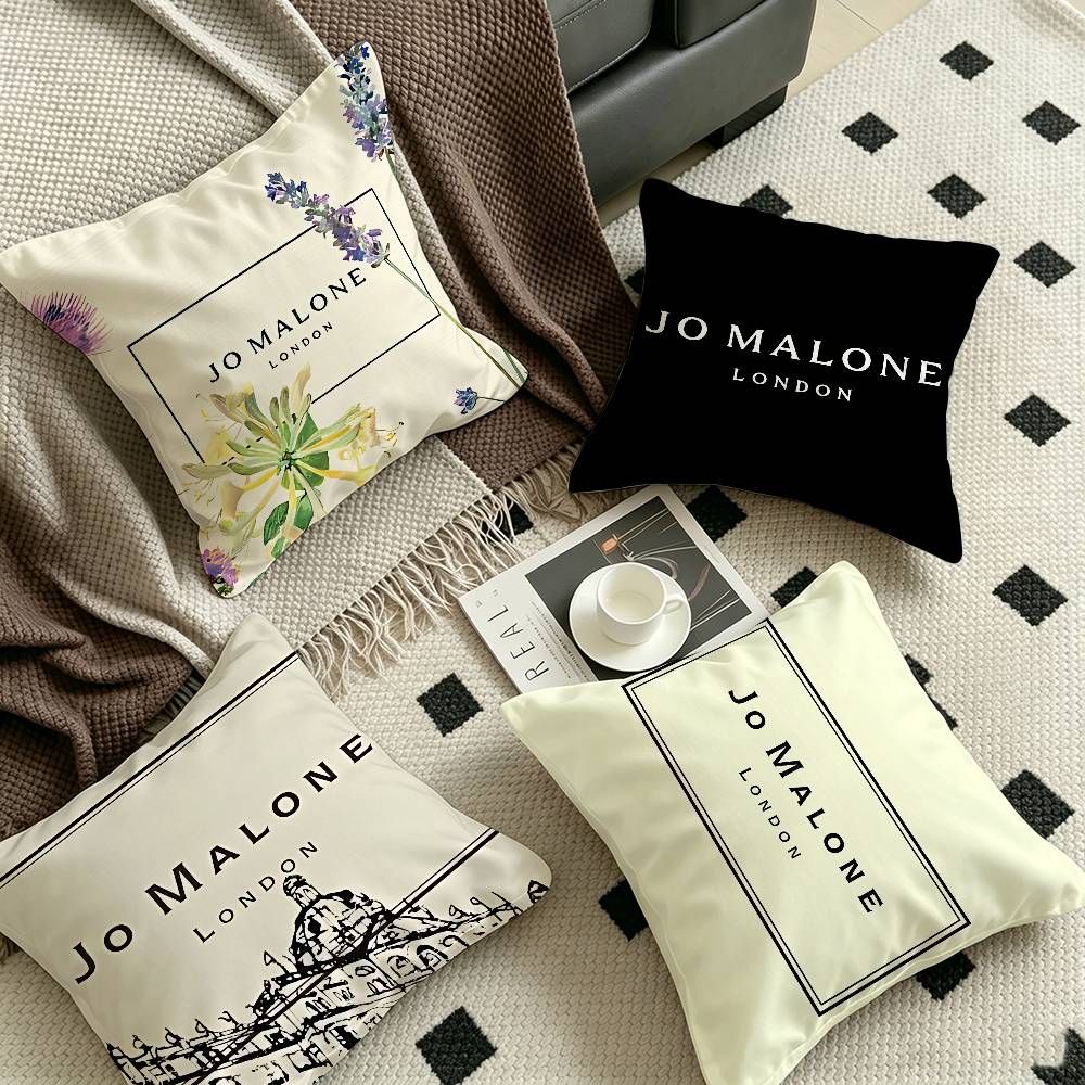 Home Textiles Logo - J-Jo M-Malone L-LOGO Kussenhoes Decoratief kussen